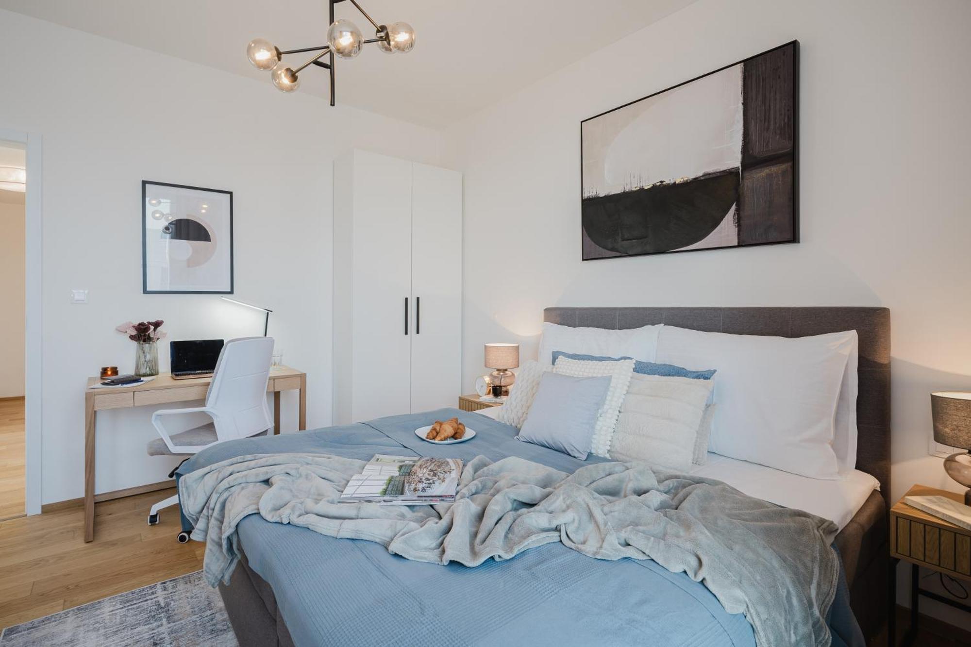 Days - With Garage And Balcony In Smichov Apartmán