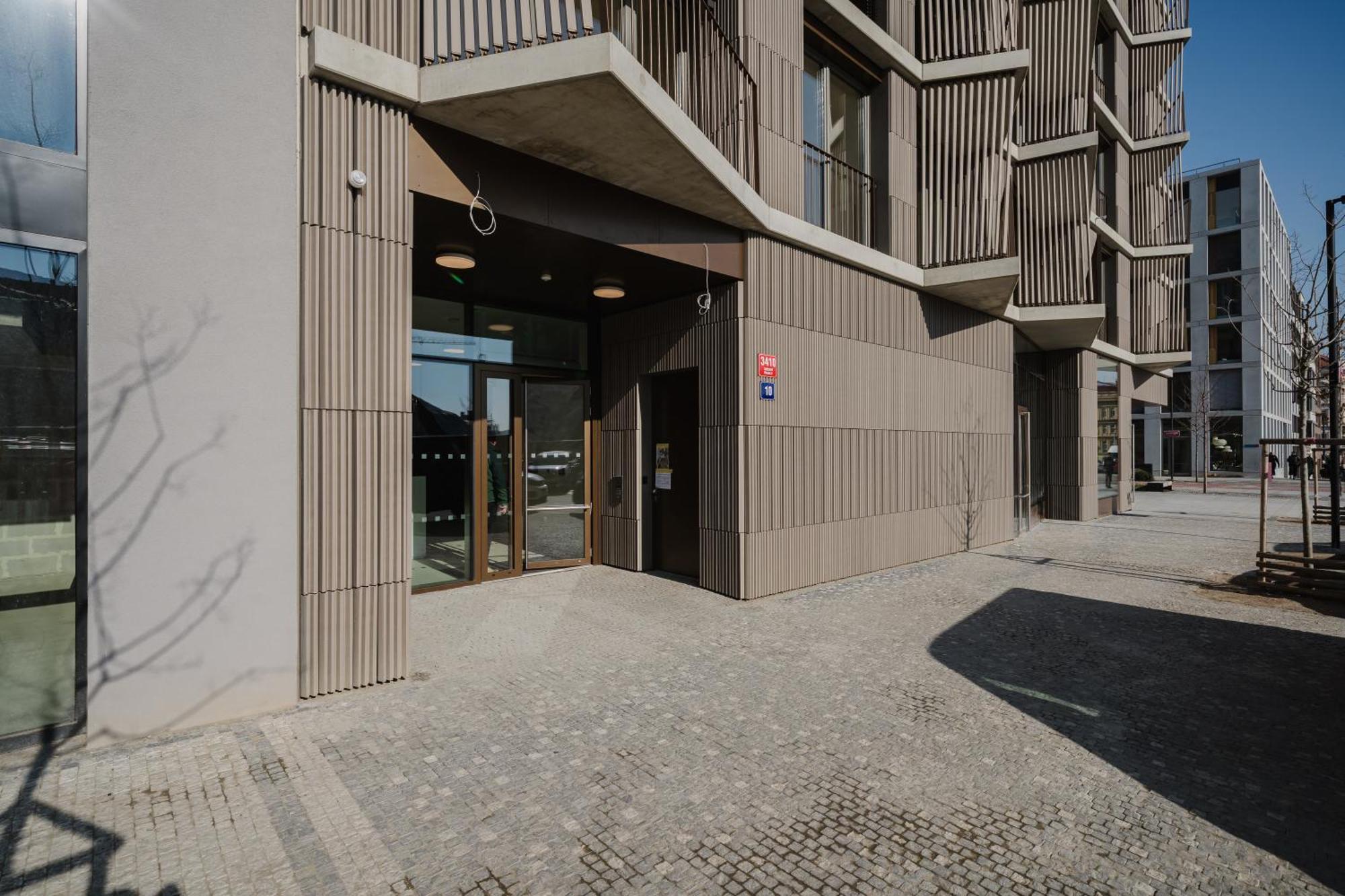 Apartmán Days - With Garage And Balcony In Smichov